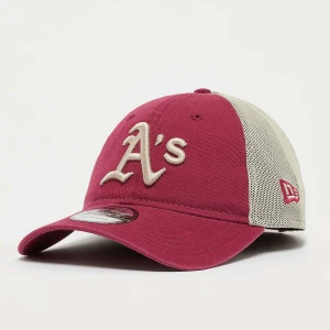 New Era 9Twenty Trucker Washed Oakland Athletics uniseks Czapki czerwony rozmiar Akcesoria