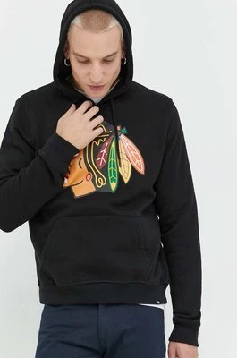 47 brand bluza NHL Chicago Blackhawks męska kolor czarny z kapturem z nadrukiem HH004PEMIBR546609JK