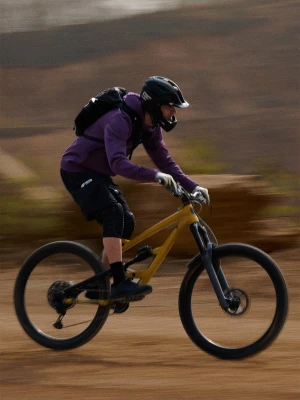 4F Bluza dresowa relaxed z kapturem męska - fioletowa S