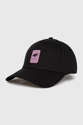 4F czapka z daszkiem bawełniana kolor czarny z aplikacją