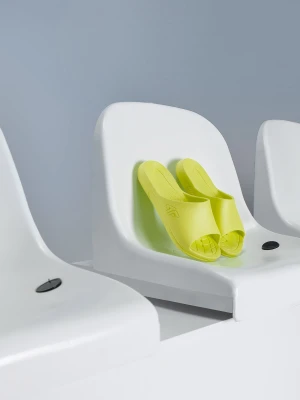 4F Klapki dziecięce uniseks 32