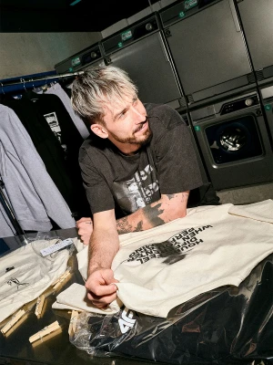 4F Regular Size: T-shirt loose z nadrukiem 4F | Tomasz Fornal - szary XS