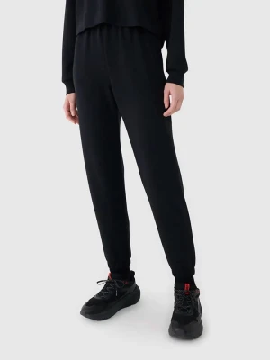 4F Spodnie dresowe w kolorze czarnym rozmiar: L