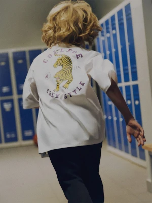 4F T-shirt loose z nadrukiem chłopięcy - biały 158 / 164 (12-14 lat)