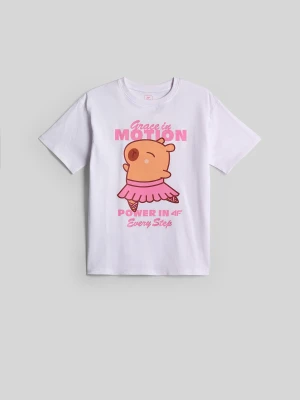 4F T-shirt loose z nadrukiem dziewczęcy - beżowy 134 / 140 (8-10 lat)