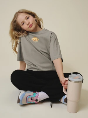 4F T-shirt loose z nadrukiem dziewczęcy - beżowy 158/164 (12-14 lat)