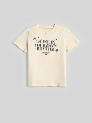 4F T-shirt regular z nadrukiem dziewczęcy - kremowy 146 (10-11 lat)