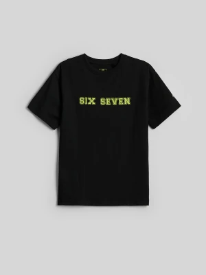 4F T-shirt relaxed z nadrukiem chłopięcy - czarny 158 (12-13 lat)