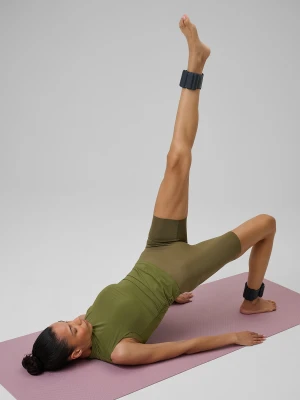 4F Top do jogi slim szybkoschnący damski - oliwkowy XS