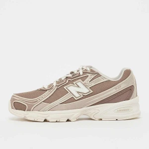 740 New Balance brązowy
