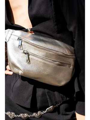 Abaco Skórzana saszetka "Tena" w kolorze srebrnym - 31 x 14 x 4,5 cm rozmiar: onesize