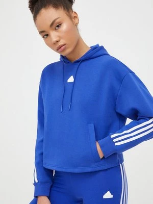 adidas bluza damska kolor niebieski z kapturem z nadrukiem IS3887