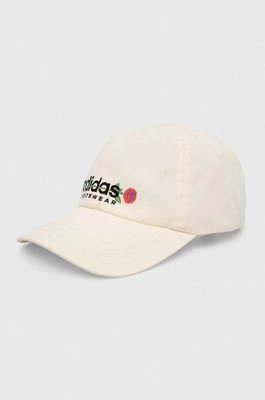 adidas czapka z daszkiem bawełniana kolor beżowy z nadrukiem IR8648