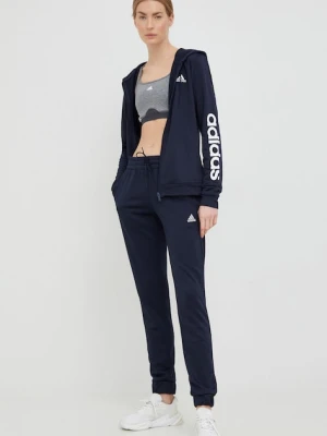 adidas dres Essentials