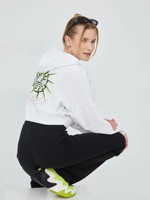 adidas Originals bluza HT5977 damska kolor biały z kapturem z nadrukiem