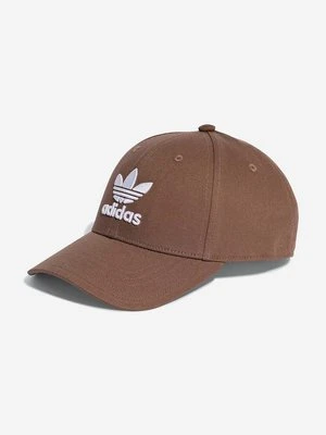 adidas Originals czapka z daszkiem bawełniana kolor brązowy z aplikacją IB9970