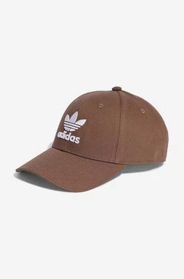 adidas Originals czapka z daszkiem bawełniana kolor brązowy z aplikacją IB9970