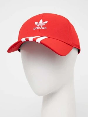 adidas Originals czapka z daszkiem kolor czerwony z aplikacją IS4631