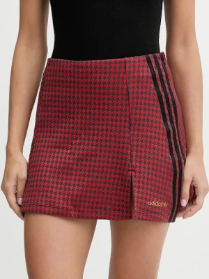adidas Originals spódnica Tailored kolor czerwony mini rozkloszowana JW0253