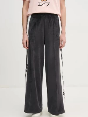 adidas Originals spodnie Adibreak Velour Track Pant damskie kolor czarny wzorzyste IW5586