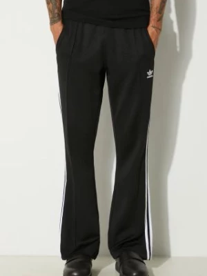 adidas Originals spodnie dresowe Adicolor 70s Track Pant kolor czarny z aplikacją IZ4807