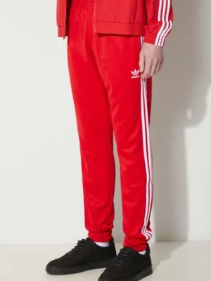 adidas Originals spodnie dresowe Adicolor Classics SST Track Pants kolor czerwony z aplikacją  IM4543