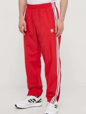 adidas Originals spodnie dresowe Adicolor Woven Firebird Track Top kolor czerwony z aplikacją IT2498