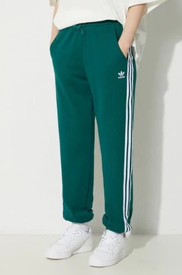 adidas Originals spodnie dresowe bawełniane Jogger Pants kolor zielony z aplikacją IR8090