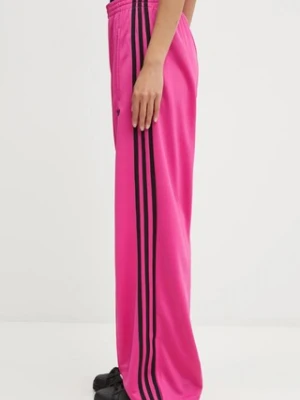 adidas Originals spodnie dresowe Firebird Tp damskie kolor różowy z aplikacją JY2696
