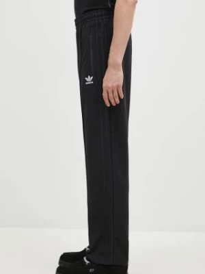 adidas Originals spodnie dresowe Mono 2 Trackpant kolor czarny gładkie IZ2539