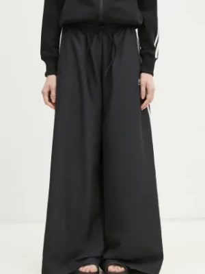 adidas Originals spodnie dresowe OVERSIZED TP kolor czarny z aplikacją JD3390