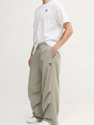 adidas Originals spodnie dresowe Parachute Pant kolor zielony gładkie IZ4849