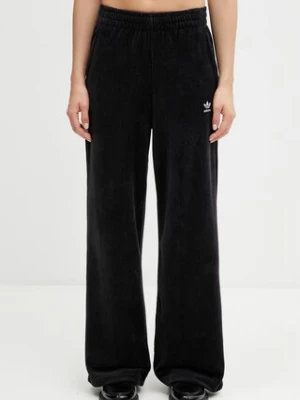 adidas Originals spodnie dresowe sztruksowe Essentials