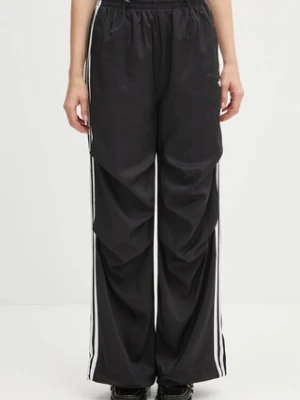 adidas Originals spodnie dresowe Trackpant damskie kolor czarny z aplikacją KE9790