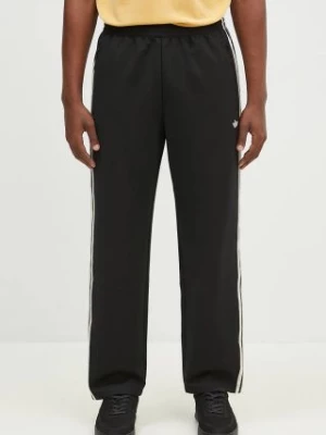 adidas Originals spodnie dresowe Trackpant kolor czarny z aplikacją JN5976