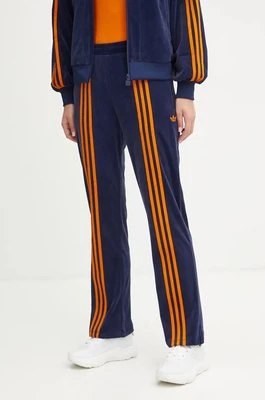 adidas Originals spodnie dresowe welurowe 70s Velour Track Pant kolor granatowy z aplikacją JN8290