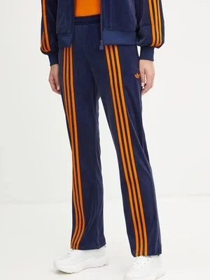 adidas Originals spodnie dresowe welurowe 70s Velour Track Pant kolor granatowy z aplikacją JN8290