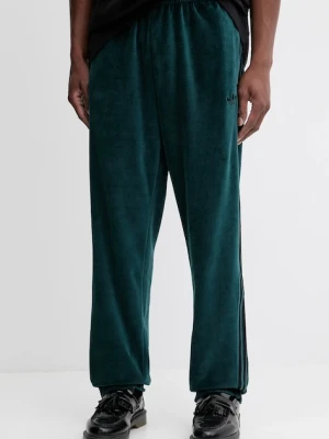 adidas Originals spodnie dresowe welurowe Sst Tp męskie z aplikacją JX1551