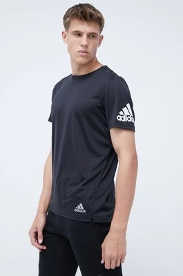 adidas Performance t-shirt do biegania Run It HB7470 kolor czarny z nadrukiem