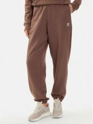 adidas Spodnie dresowe adicolor Essentials IR5974 Brązowy Regular Fit