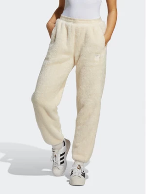 adidas Spodnie dresowe Essentials+ Fluffy Teddy IC2256 Écru Loose Fit