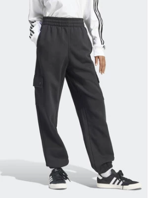 adidas Spodnie dresowe Essentials IT7576 Czarny Loose Fit