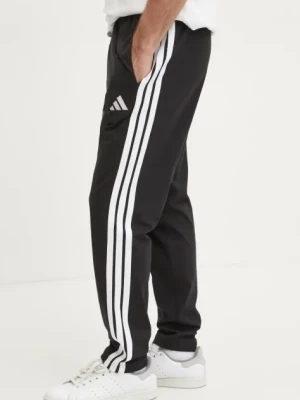 Zdjęcie produktu adidas spodnie dresowe Essentials kolor czarny z aplikacją JE6430