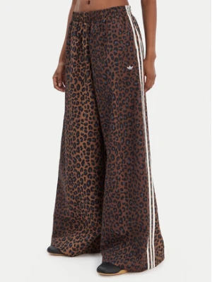 adidas Spodnie dresowe Leopard Firebird JW7302 Brązowy Wide Leg
