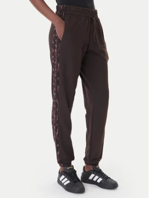 adidas Spodnie dresowe Seasonal Essentials Leopard Print KA4720 Brązowy Regular Fit