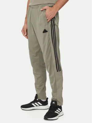 adidas Spodnie dresowe Tiro IS1504 Zielony Regular Fit