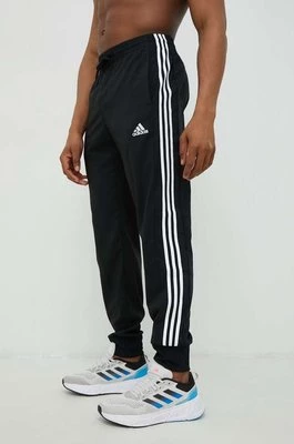 adidas spodnie treningowe męskie kolor czarny z aplikacją IC0041