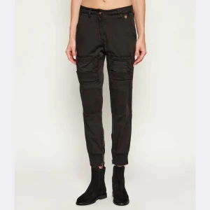Aeronautica Militare Spodnie cargo ANTI-G | Slim Fit