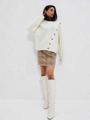 Akrylowy sweter damski oversize biały Moodo