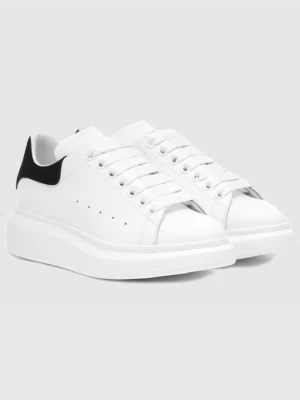 ALEXANDER MCQUEEN Białe sneakersy damskie z czarnym napiętkiem, Rozmiar 38,5